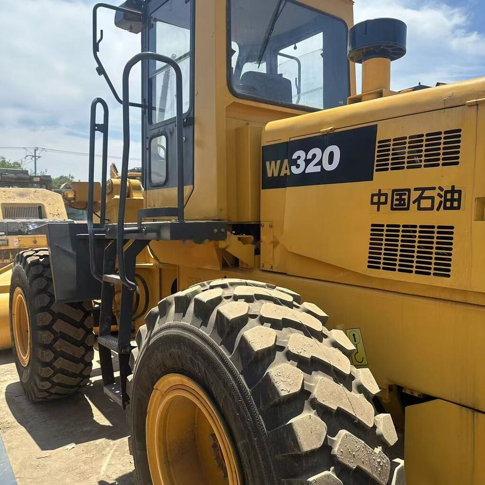 Komatsu WA320 - اللودر بعجل: صور 4 Komatsu WA320 - اللودر بعجل: صور 4