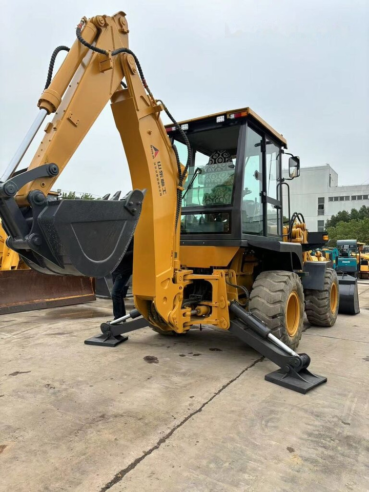 SDLG LGB680 - حفار متعدد الاستخدام: صور 4 SDLG LGB680 - حفار متعدد الاستخدام: صور 4