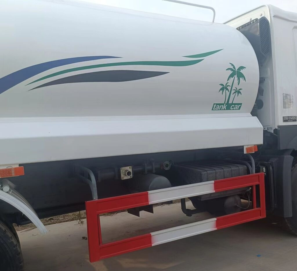 Sinotruk Howo 371 - سيارة بلدية: صور 4 Sinotruk Howo 371 - سيارة بلدية: صور 4