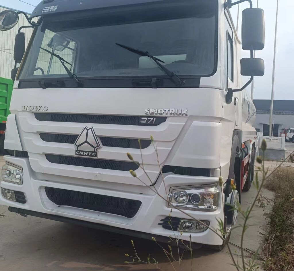 Sinotruk Howo 371 - سيارة بلدية: صور 3 Sinotruk Howo 371 - سيارة بلدية: صور 3