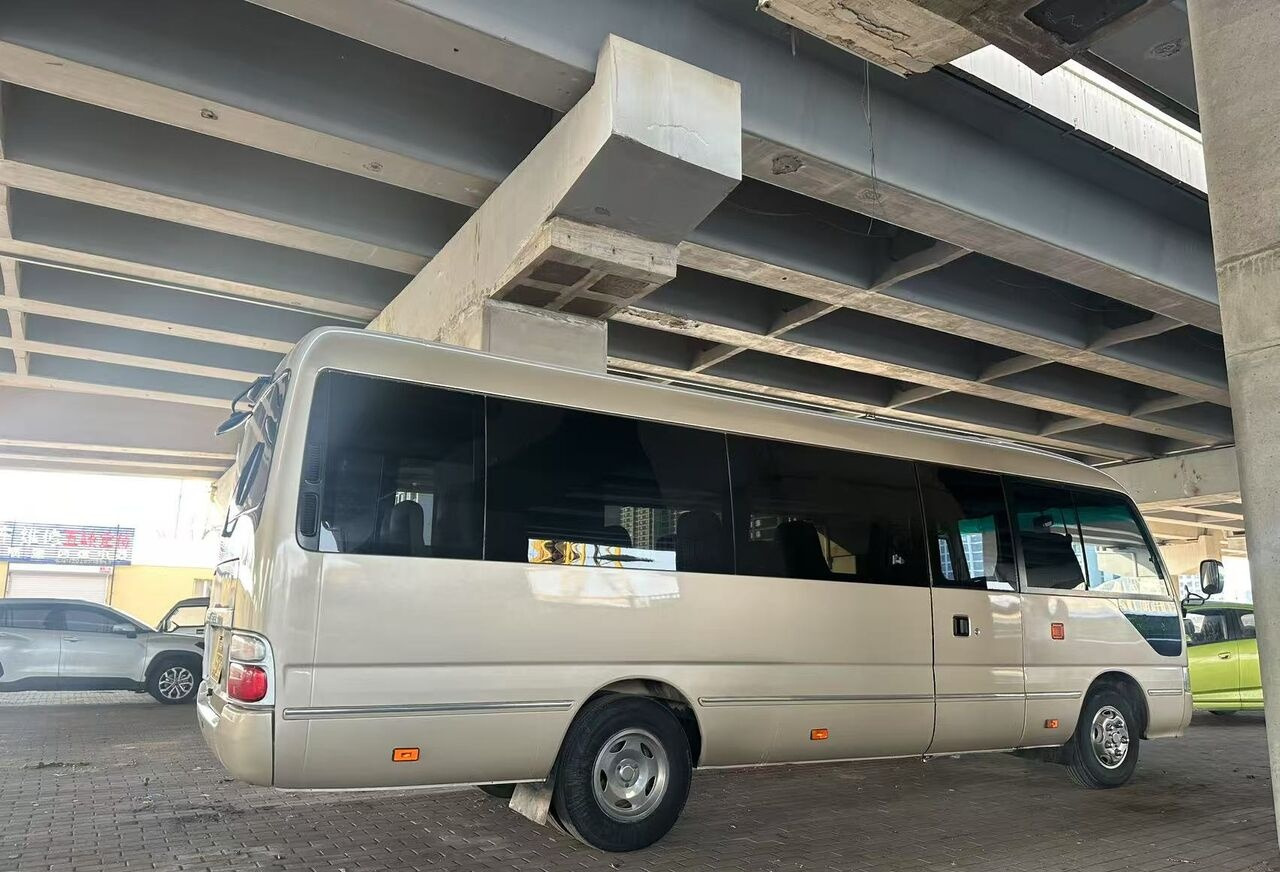 Toyota 1HZ - باص النقل بين المدن: صور 5 Toyota 1HZ - باص النقل بين المدن: صور 5