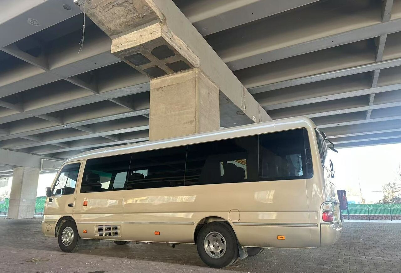 Toyota 1HZ - باص النقل بين المدن: صور 1 Toyota 1HZ - باص النقل بين المدن: صور 1