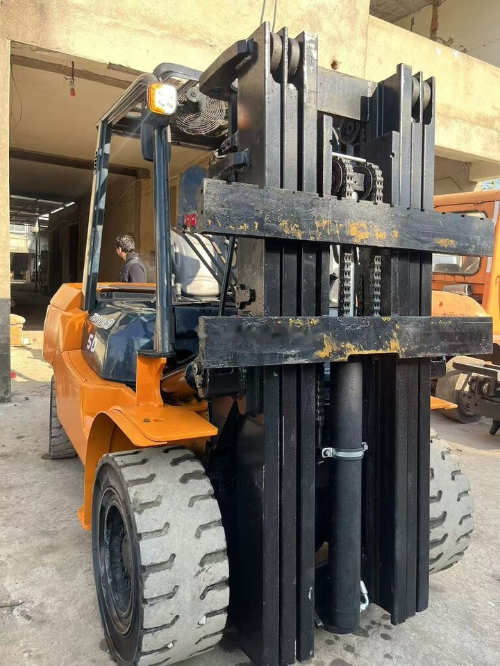 Toyota 7FD50 - رافعة شوكية ديزل: صور 3 Toyota 7FD50 - رافعة شوكية ديزل: صور 3