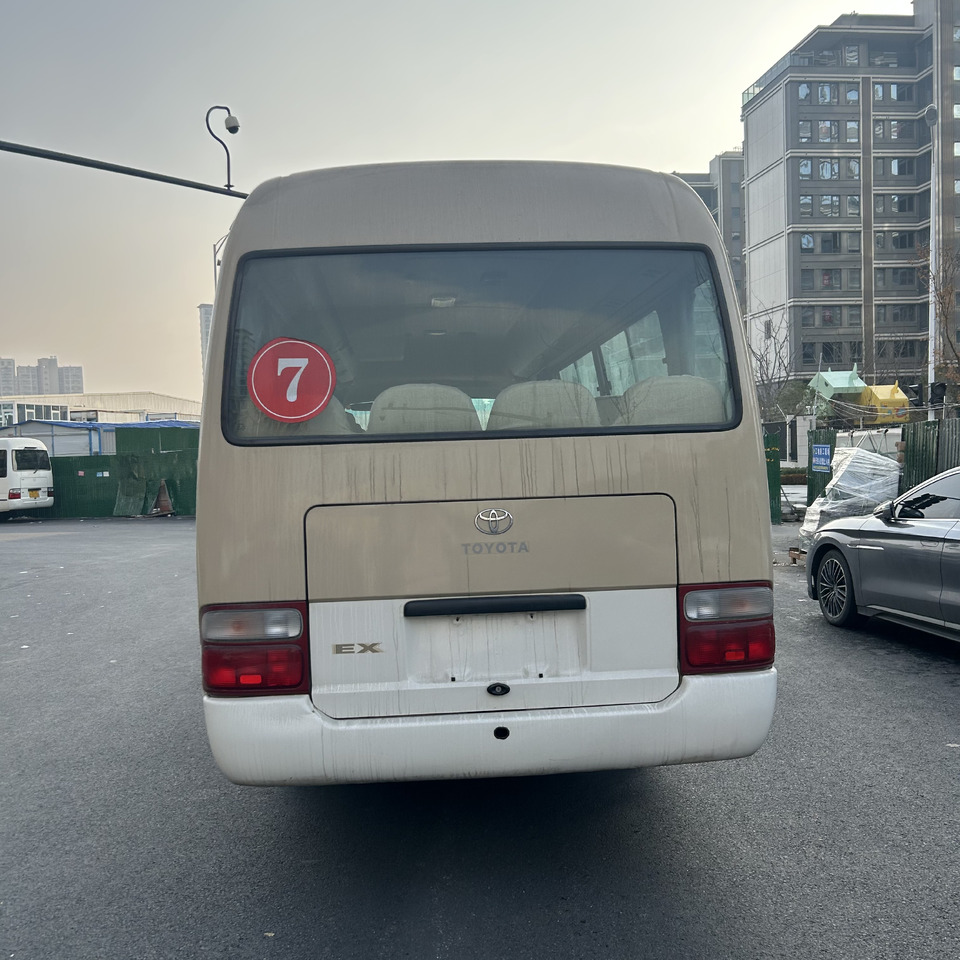 Toyota Coaster - باص النقل بين المدن: صور 4 Toyota Coaster - باص النقل بين المدن: صور 4