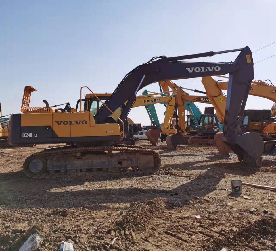 Volvo EC240LC - حفارات زحافة: صور 4 Volvo EC240LC - حفارات زحافة: صور 4