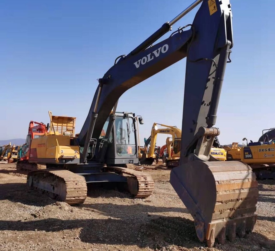 Volvo EC240LC - حفارات زحافة: صور 2 Volvo EC240LC - حفارات زحافة: صور 2