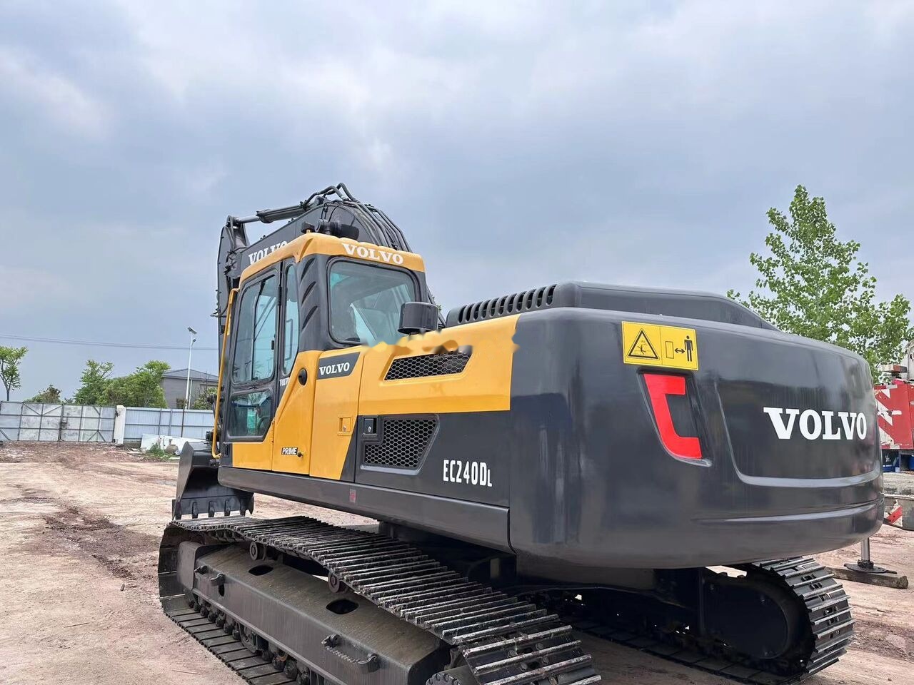 Volvo EC240 - حفارات زحافة: صور 2 Volvo EC240 - حفارات زحافة: صور 2