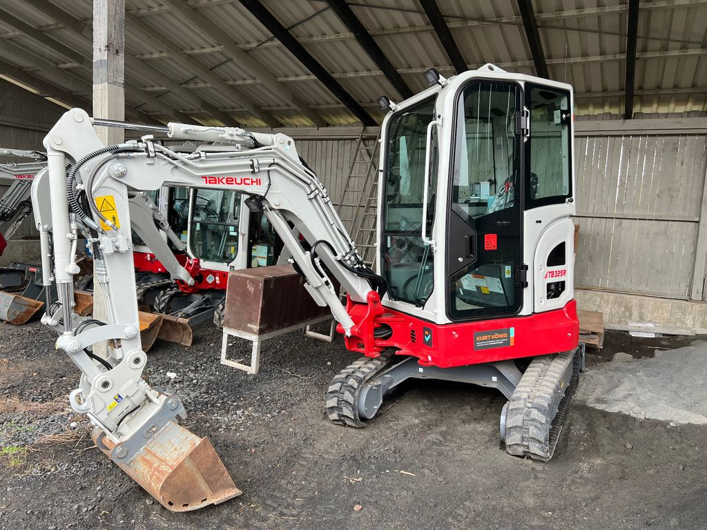 Takeuchi TB 325 RA - Powertilt V3 - حفارة مصغرة: صور 1 Takeuchi TB 325 RA - Powertilt V3 - حفارة مصغرة: صور 1