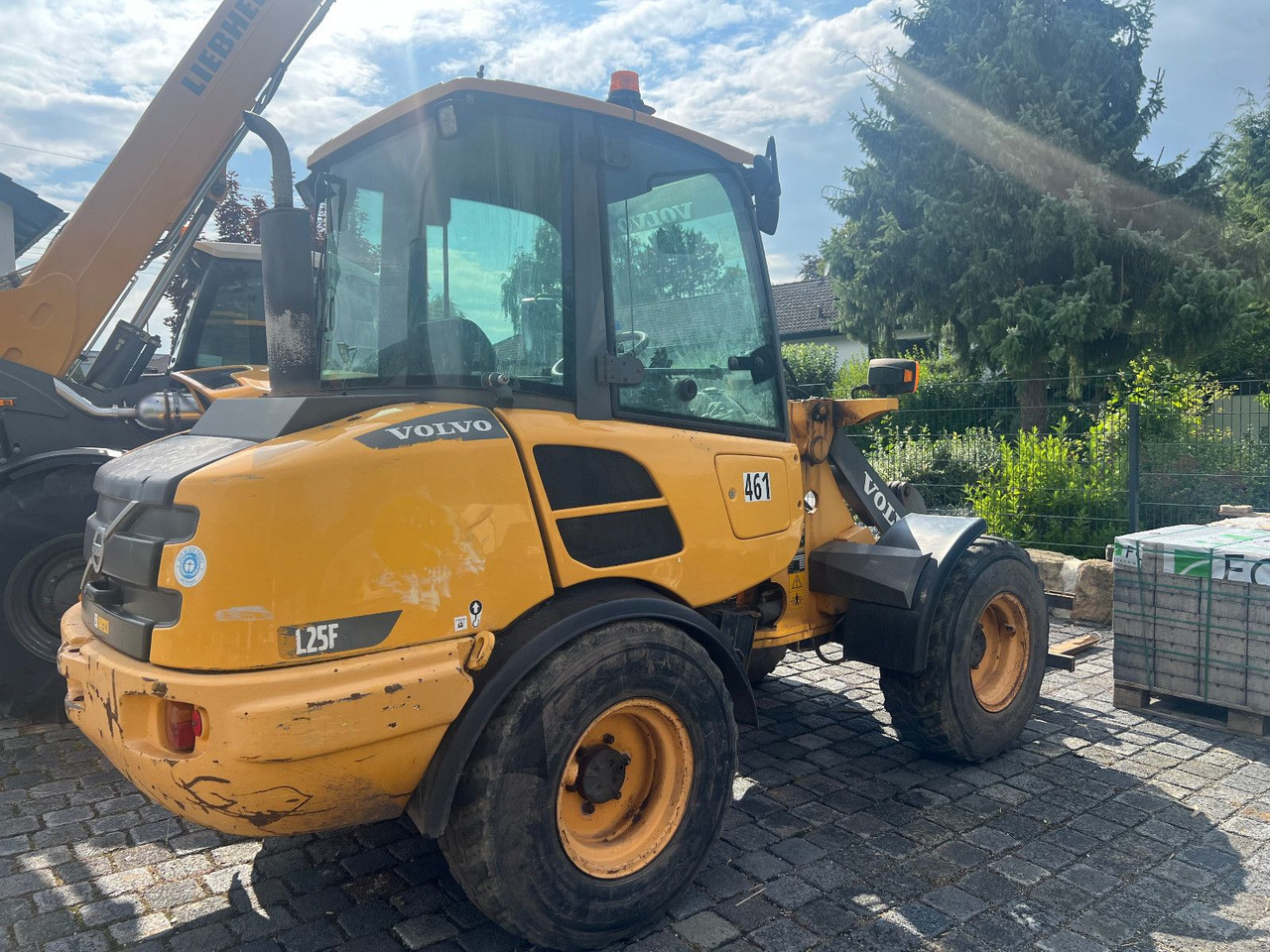 Volvo L 25 F u 28 F u. 30 F - اللودر بعجل: صور 1 Volvo L 25 F u 28 F u. 30 F - اللودر بعجل: صور 1