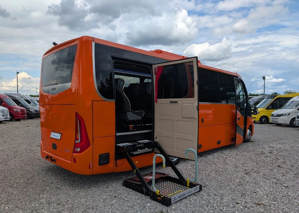 Iveco Daily - صغيرة, ميكروباص: صور 1 Iveco Daily - صغيرة, ميكروباص: صور 1
