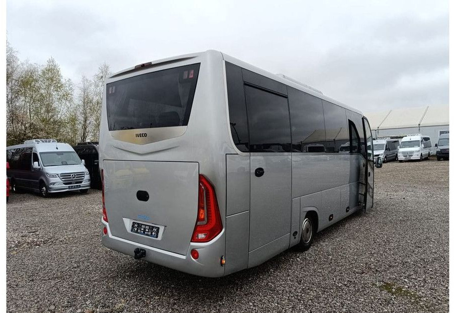 Iveco Mercus Daily 70C21 Nowość 39 miejsc - صغيرة, ميكروباص: صور 4 Iveco Mercus Daily 70C21 Nowość 39 miejsc - صغيرة, ميكروباص: صور 4