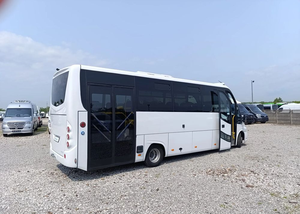 صغيرة, ميكروباص جديد Iveco Mercus Daily City: صور 6