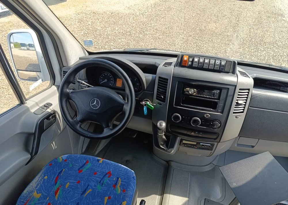 تأجير  Mercedes-Benz Sprinter 519 Mercedes-Benz Sprinter 519: صور 16