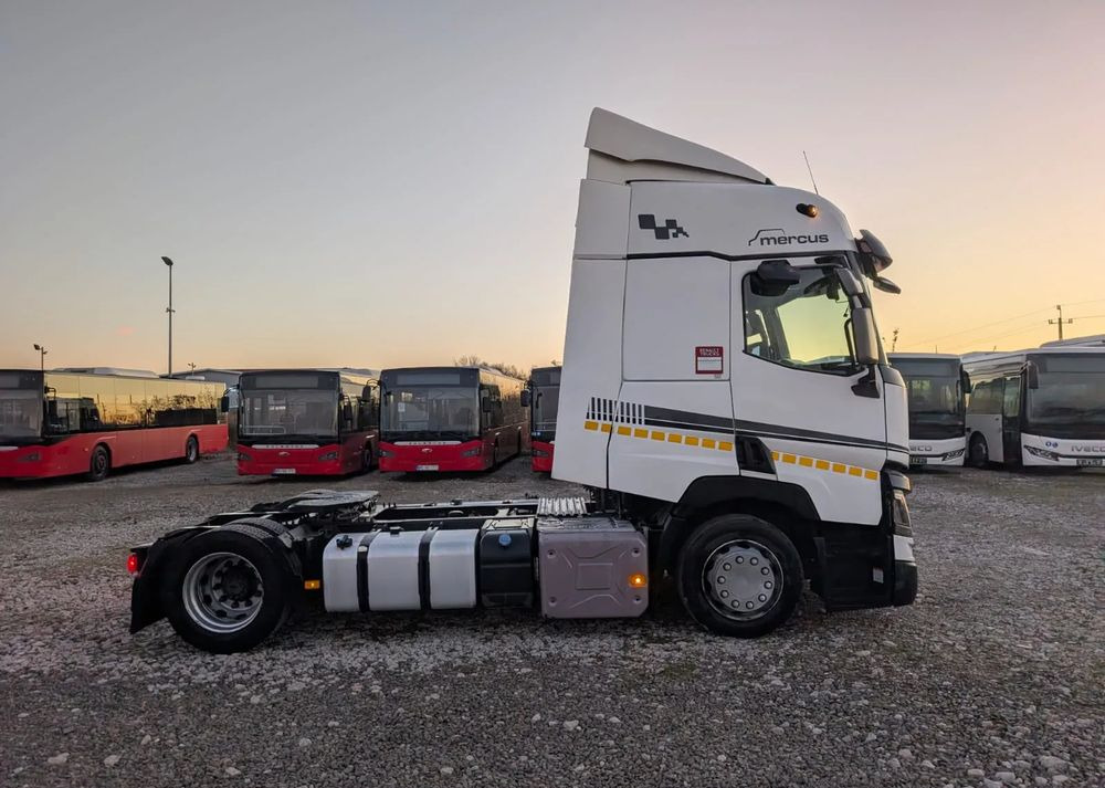 Renault T440 - شاحنة جرار: صور 3 Renault T440 - شاحنة جرار: صور 3