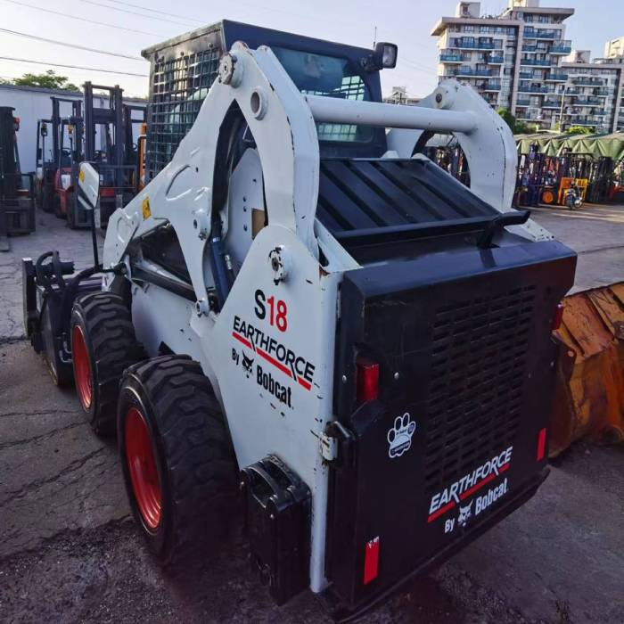 BOBCAT S18 - شيول صغير: صور 2 BOBCAT S18 - شيول صغير: صور 2
