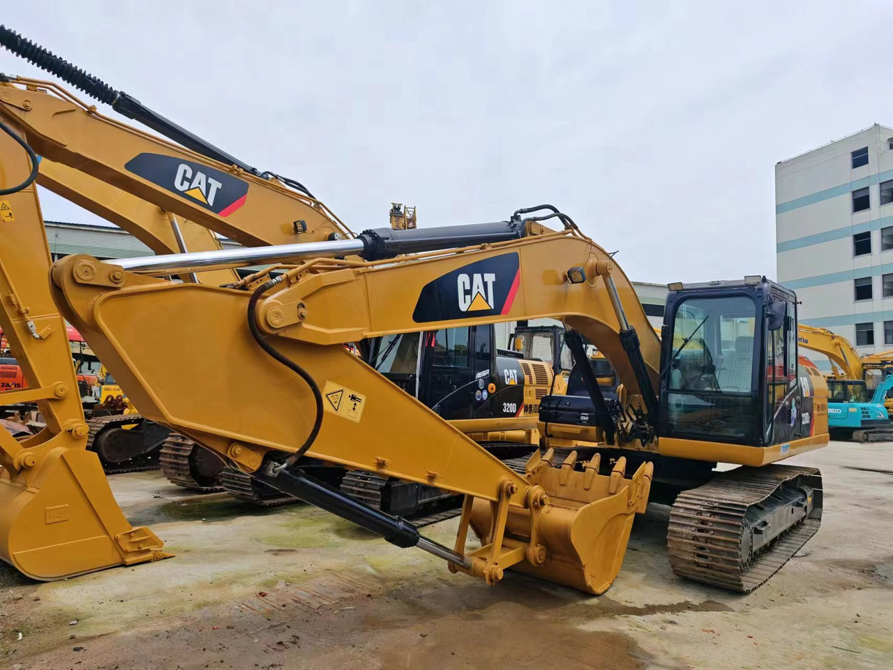 CAT 320D 320D2 320DL - حفارات زحافة: صور 3 CAT 320D 320D2 320DL - حفارات زحافة: صور 3