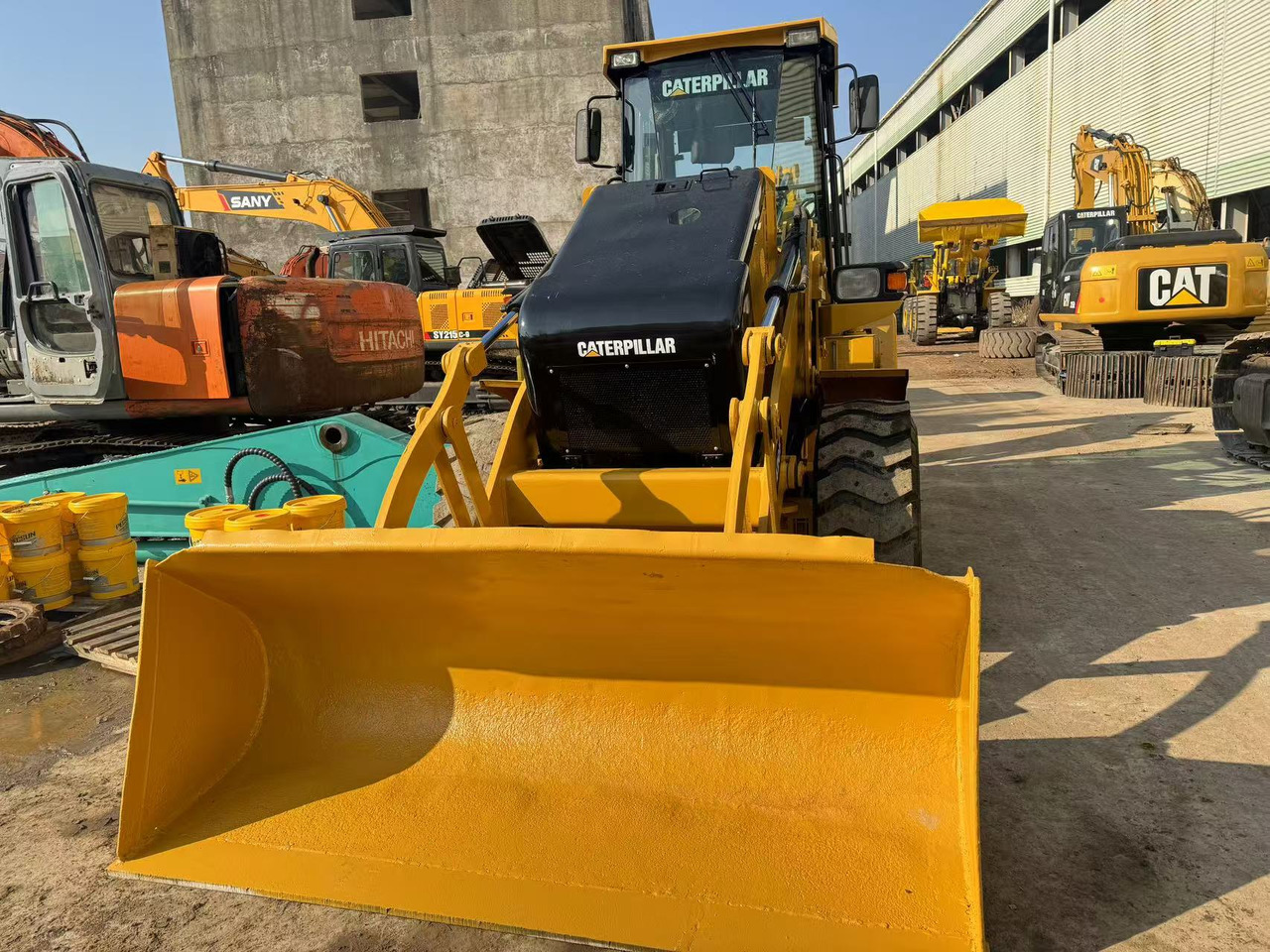 CAT 420F - حفار متعدد الاستخدام: صور 1 CAT 420F - حفار متعدد الاستخدام: صور 1