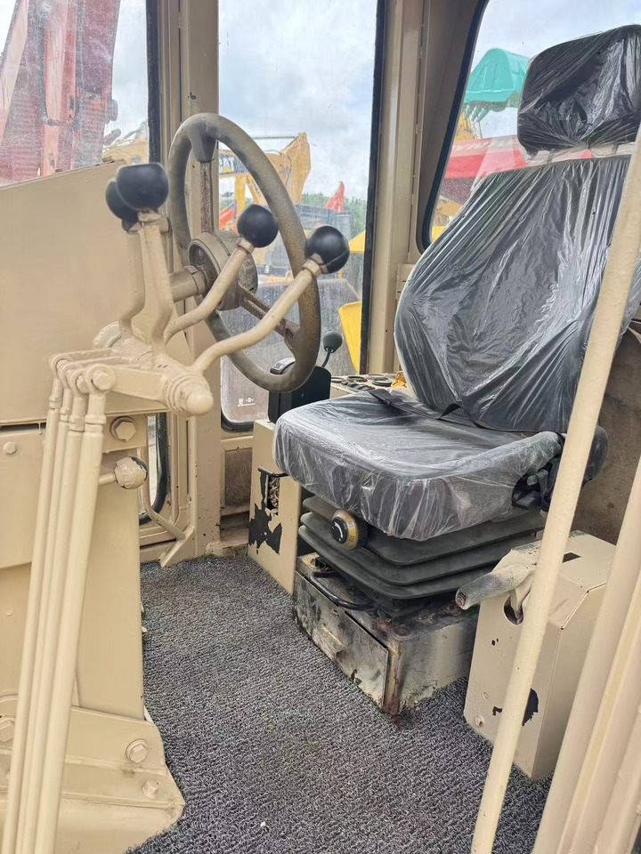 CATERPILLAR 140H - آلة تسوية الأرض: صور 4 CATERPILLAR 140H - آلة تسوية الأرض: صور 4