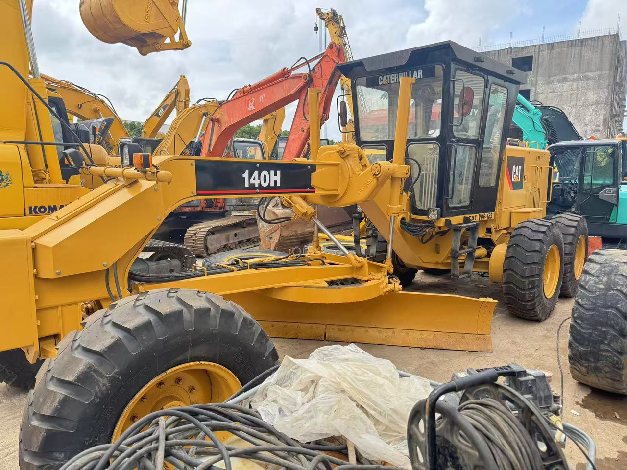 CATERPILLAR 140H - آلة تسوية الأرض: صور 2 CATERPILLAR 140H - آلة تسوية الأرض: صور 2