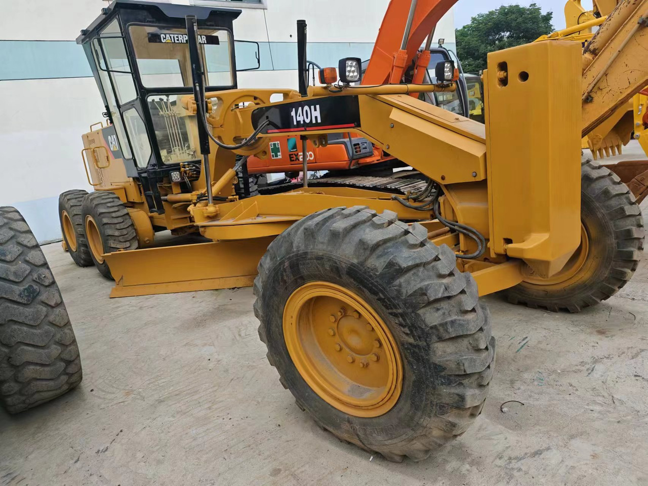 CATERPILLAR 140H - آلة تسوية الأرض: صور 1 CATERPILLAR 140H - آلة تسوية الأرض: صور 1