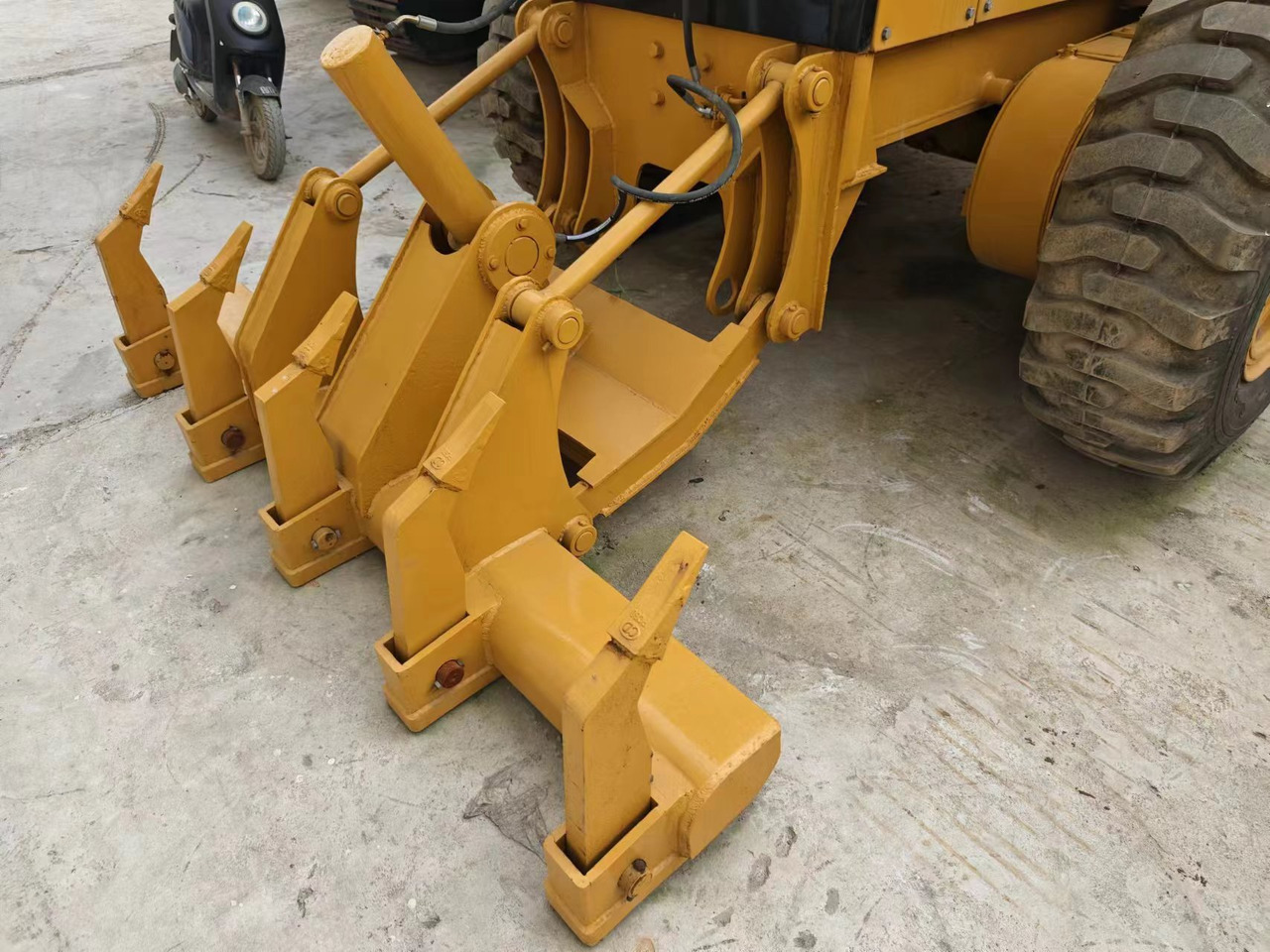 CATERPILLAR 140H - آلة تسوية الأرض: صور 5 CATERPILLAR 140H - آلة تسوية الأرض: صور 5