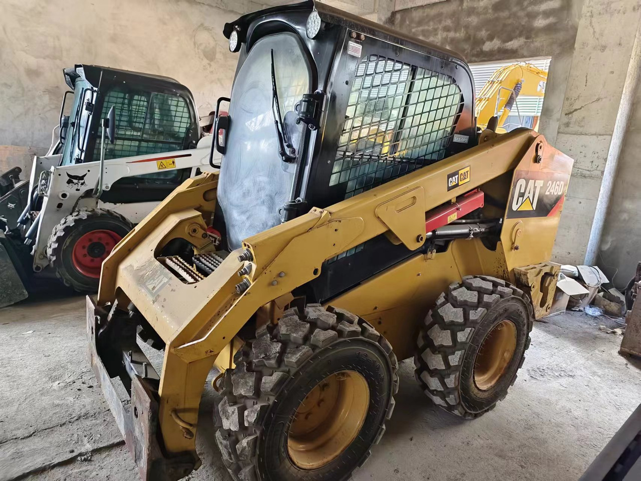 CATERPILLAR 246D - شيول صغير: صور 1 CATERPILLAR 246D - شيول صغير: صور 1