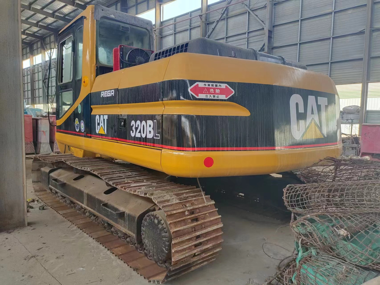 CATERPILLAR 320BL - حفارات زحافة: صور 1 CATERPILLAR 320BL - حفارات زحافة: صور 1