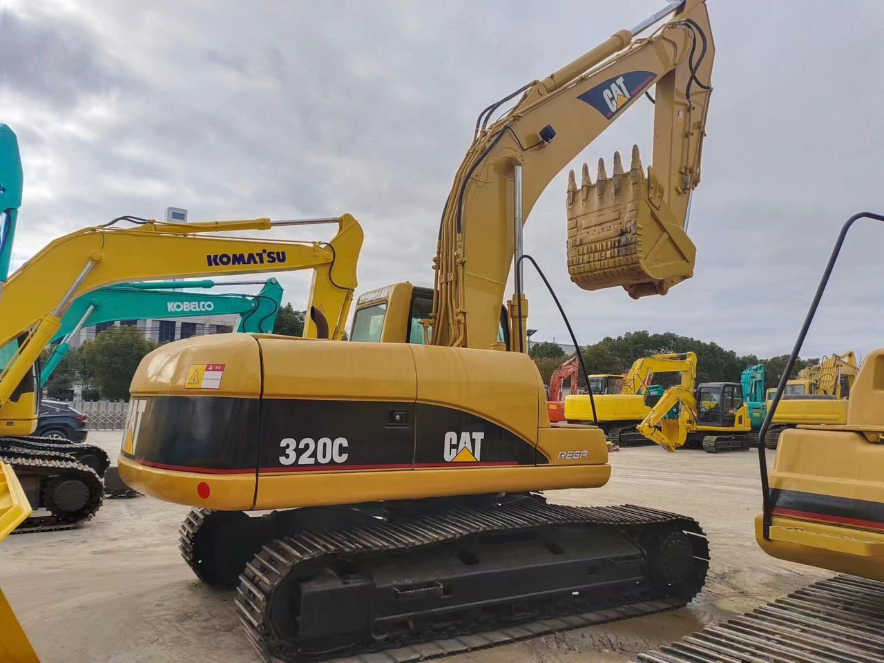 CATERPILLAR 320C - حفارات زحافة: صور 1 CATERPILLAR 320C - حفارات زحافة: صور 1
