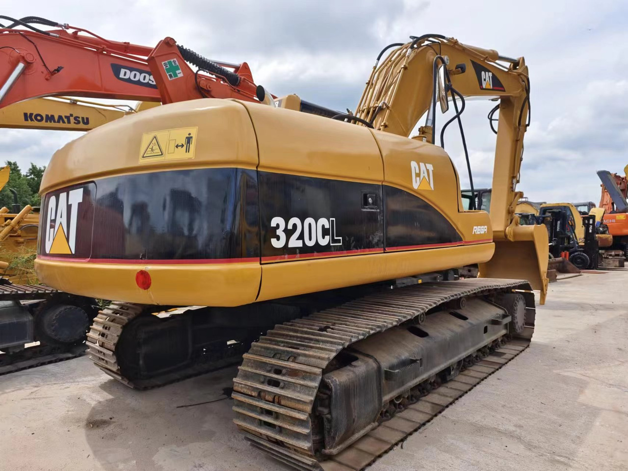 CATERPILLAR 320C - حفارات زحافة: صور 2 CATERPILLAR 320C - حفارات زحافة: صور 2