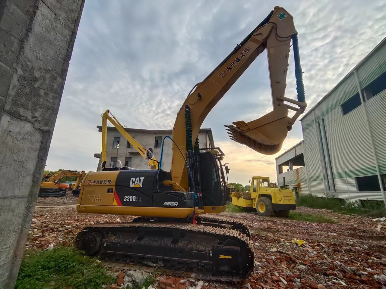 CATERPILLAR 320D2L CAT 320D - حفارات زحافة: صور 2 CATERPILLAR 320D2L CAT 320D - حفارات زحافة: صور 2