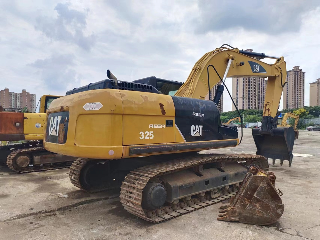 CATERPILLAR 325C - حفارات زحافة: صور 2 CATERPILLAR 325C - حفارات زحافة: صور 2