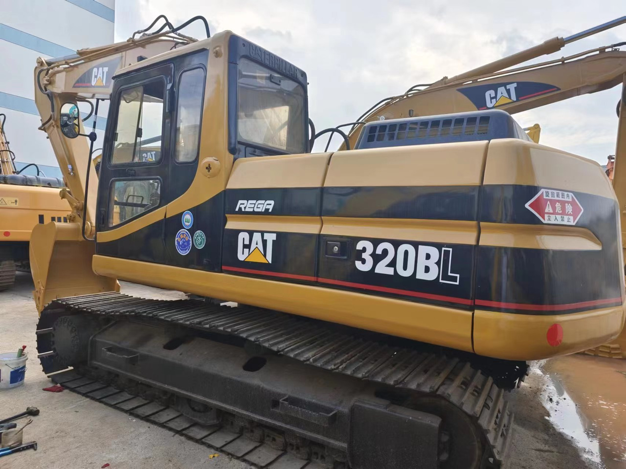 CATERPILLAR CAT 320BL - حفارات زحافة: صور 1 CATERPILLAR CAT 320BL - حفارات زحافة: صور 1