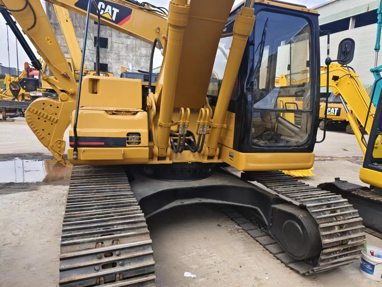 CATERPILLAR CAT 320BL - حفارات زحافة: صور 2 CATERPILLAR CAT 320BL - حفارات زحافة: صور 2