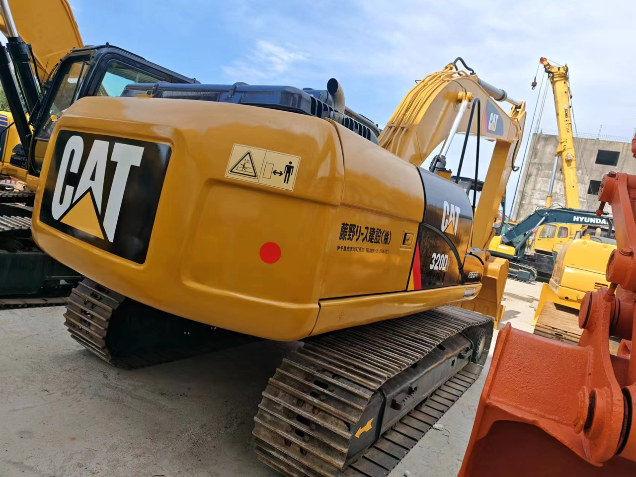 CATERPILLAR CAT 320D2 - حفارات زحافة: صور 2 CATERPILLAR CAT 320D2 - حفارات زحافة: صور 2