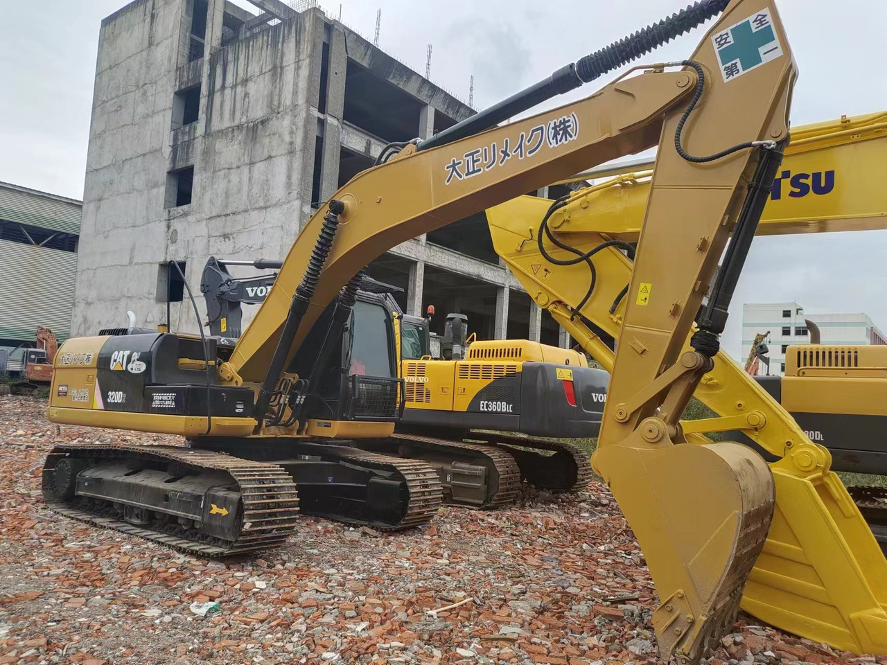 CATERPILLAR CAT 320D - حفارات زحافة: صور 1 CATERPILLAR CAT 320D - حفارات زحافة: صور 1