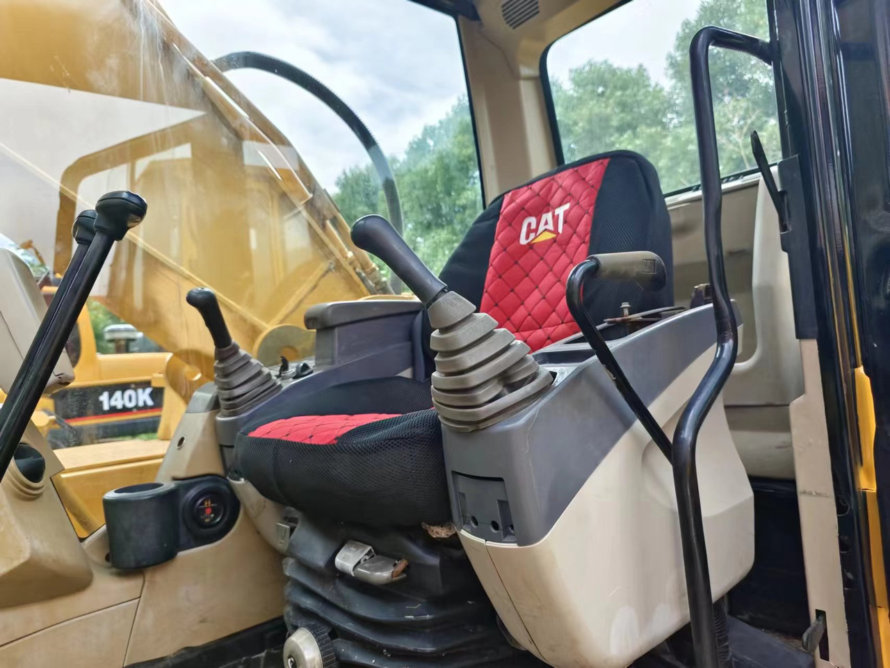CATERPILLAR CAT 325C - حفارات زحافة: صور 4 CATERPILLAR CAT 325C - حفارات زحافة: صور 4