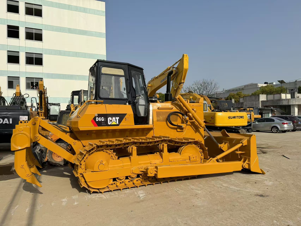 CATERPILLAR D6G2 - بلدوزر: صور 1 CATERPILLAR D6G2 - بلدوزر: صور 1