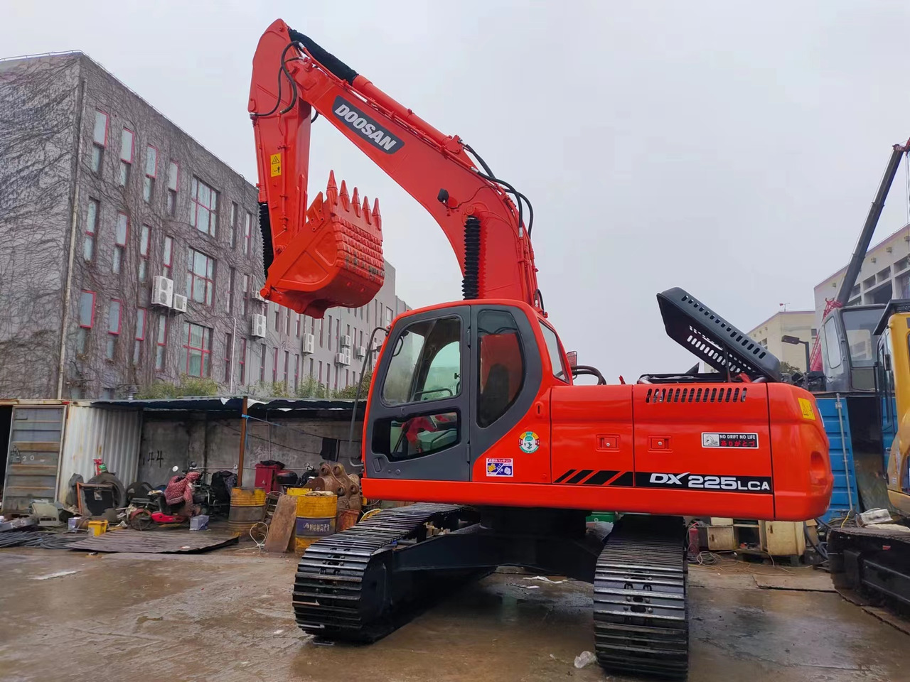DOOSAN DX225LCA - حفارات زحافة: صور 2 DOOSAN DX225LCA - حفارات زحافة: صور 2