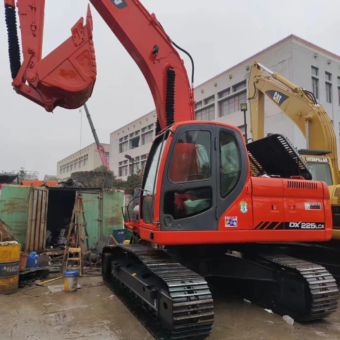 DOOSAN DX225LCA - حفارات زحافة: صور 1 DOOSAN DX225LCA - حفارات زحافة: صور 1