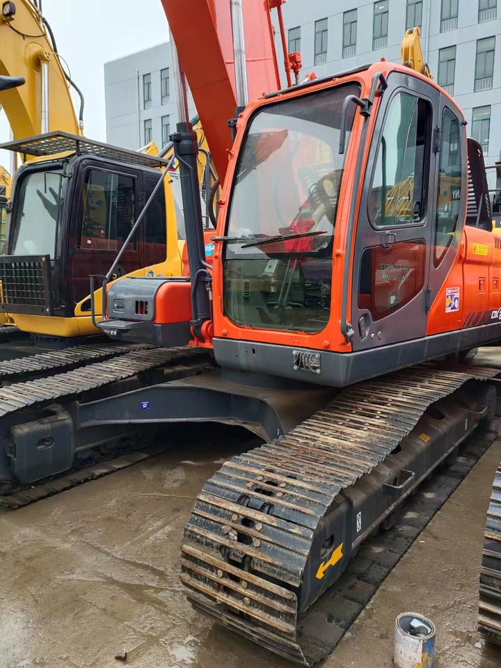 DOOSAN DX225LC - حفارات زحافة: صور 2 DOOSAN DX225LC - حفارات زحافة: صور 2