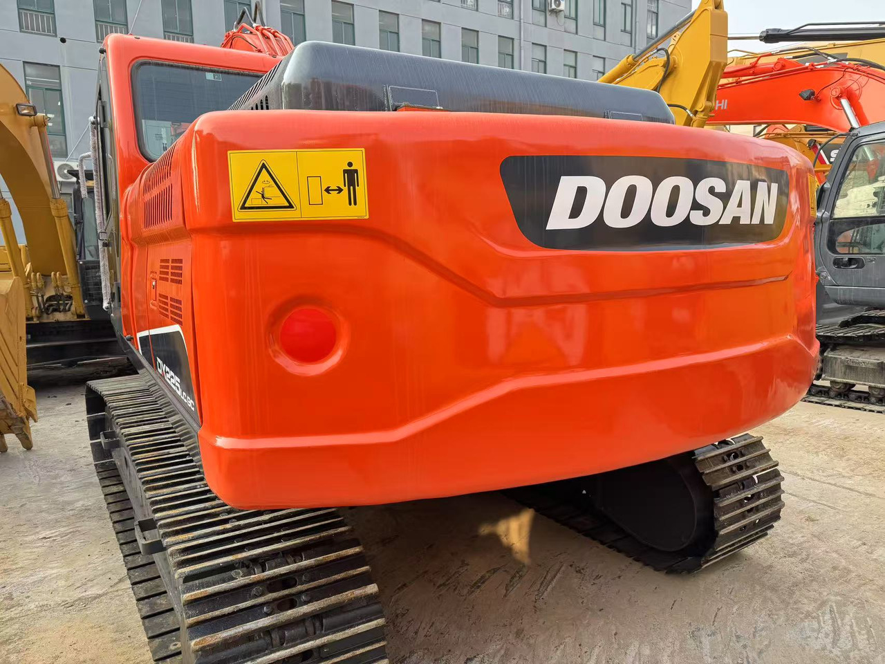 DOOSAN DX225 - حفارات زحافة: صور 3 DOOSAN DX225 - حفارات زحافة: صور 3