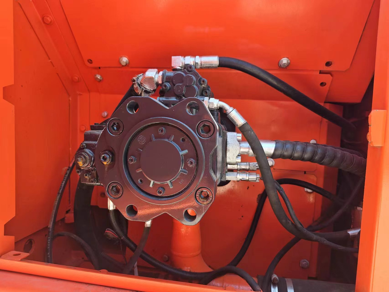 DOOSAN DX300LC-9C - حفارات زحافة: صور 5 DOOSAN DX300LC-9C - حفارات زحافة: صور 5