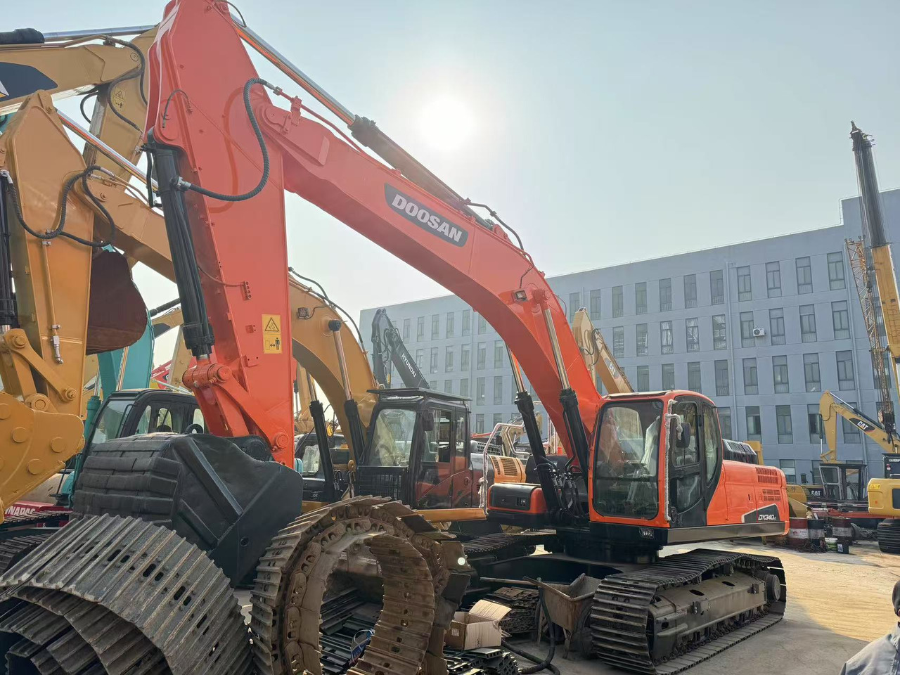 DOOSAN DX340LC - حفارات زحافة: صور 2 DOOSAN DX340LC - حفارات زحافة: صور 2
