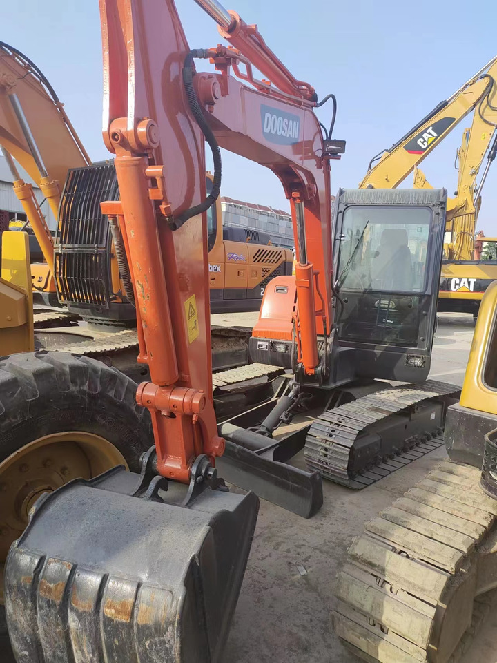 DOOSAN DX60 - حفارة مصغرة: صور 2 DOOSAN DX60 - حفارة مصغرة: صور 2