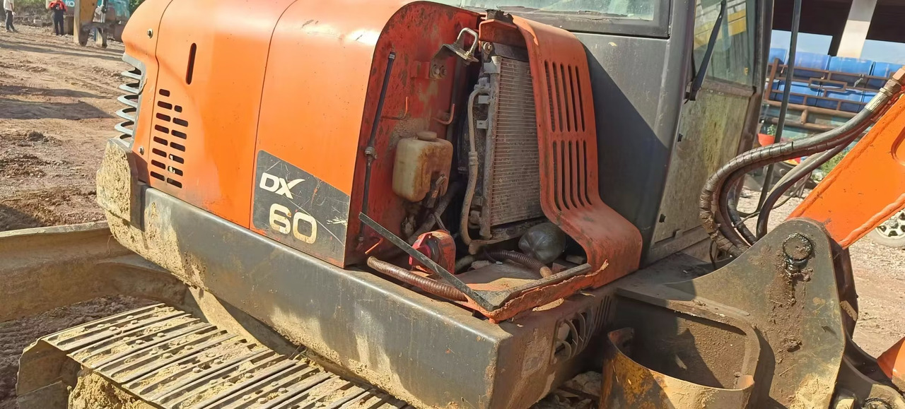DOOSAN dx60 - حفارة مصغرة: صور 4 DOOSAN dx60 - حفارة مصغرة: صور 4