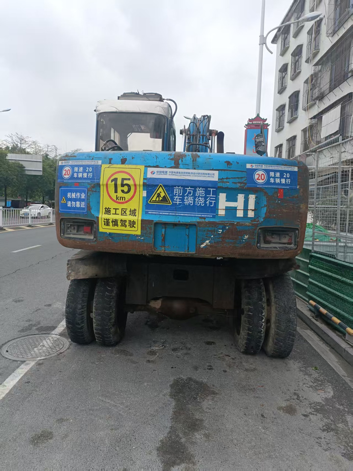 HITACHI EX100WD-2 - حفارة على عجلات: صور 4 HITACHI EX100WD-2 - حفارة على عجلات: صور 4