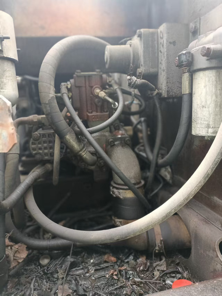 HITACHI EX100WD-2 - حفارة على عجلات: صور 5 HITACHI EX100WD-2 - حفارة على عجلات: صور 5