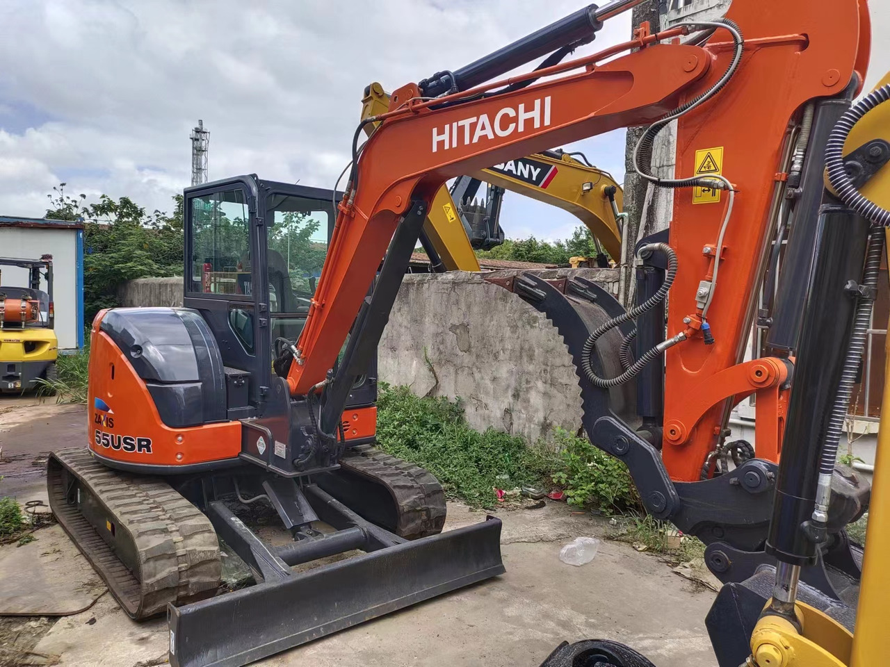 HITACHI ZX55 USR-5A - حفارة مصغرة: صور 4 HITACHI ZX55 USR-5A - حفارة مصغرة: صور 4