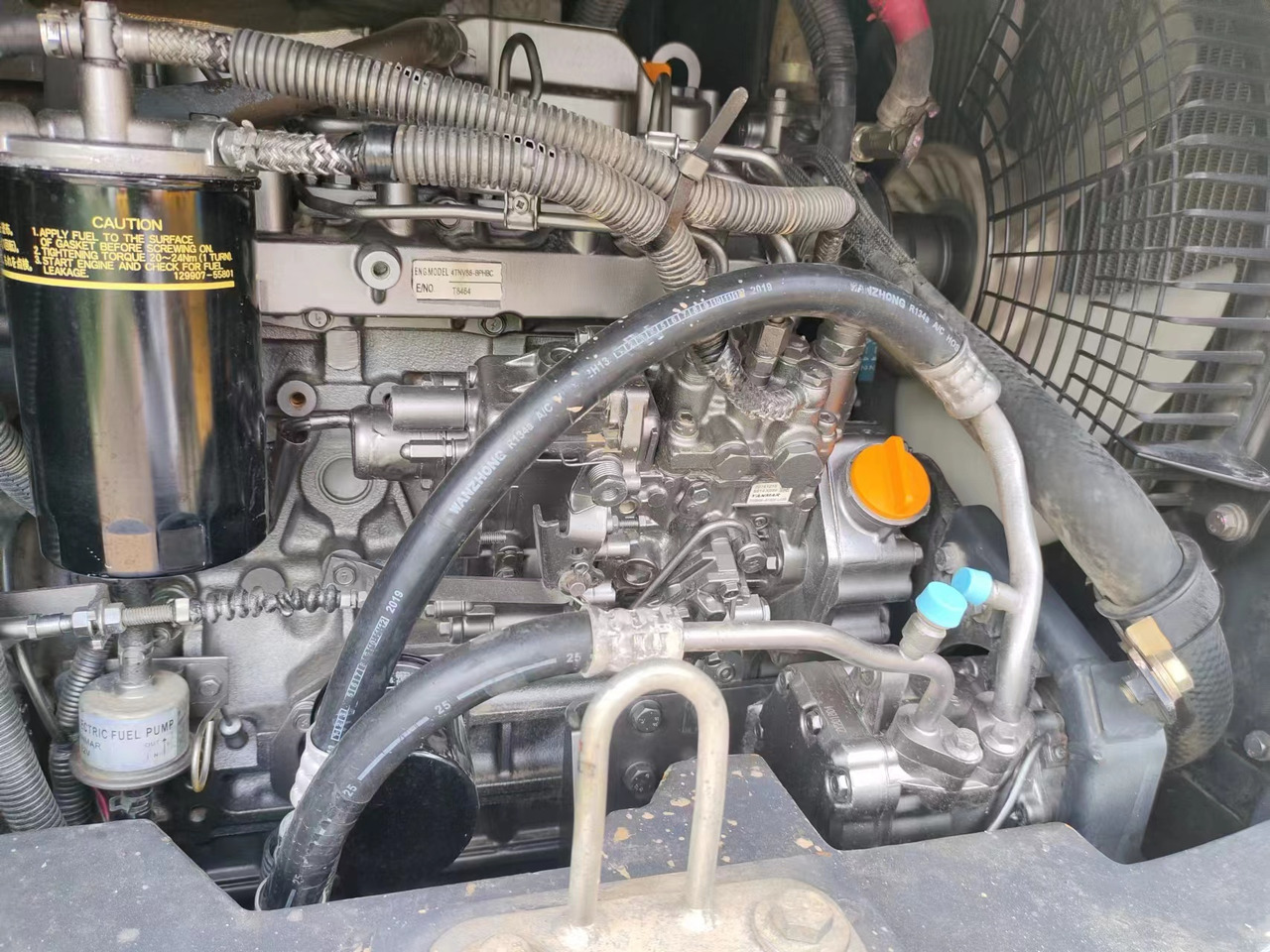 HITACHI ZX55 USR-5A - حفارة مصغرة: صور 5 HITACHI ZX55 USR-5A - حفارة مصغرة: صور 5