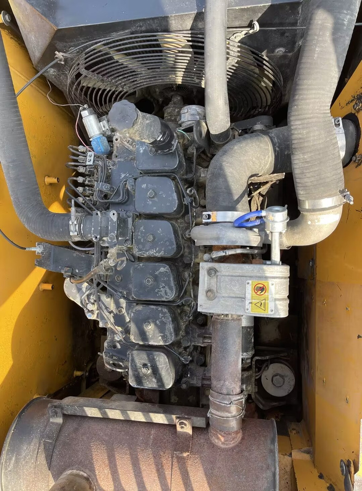 HYUNDAI 210W-9 - حفارة على عجلات: صور 5 HYUNDAI 210W-9 - حفارة على عجلات: صور 5